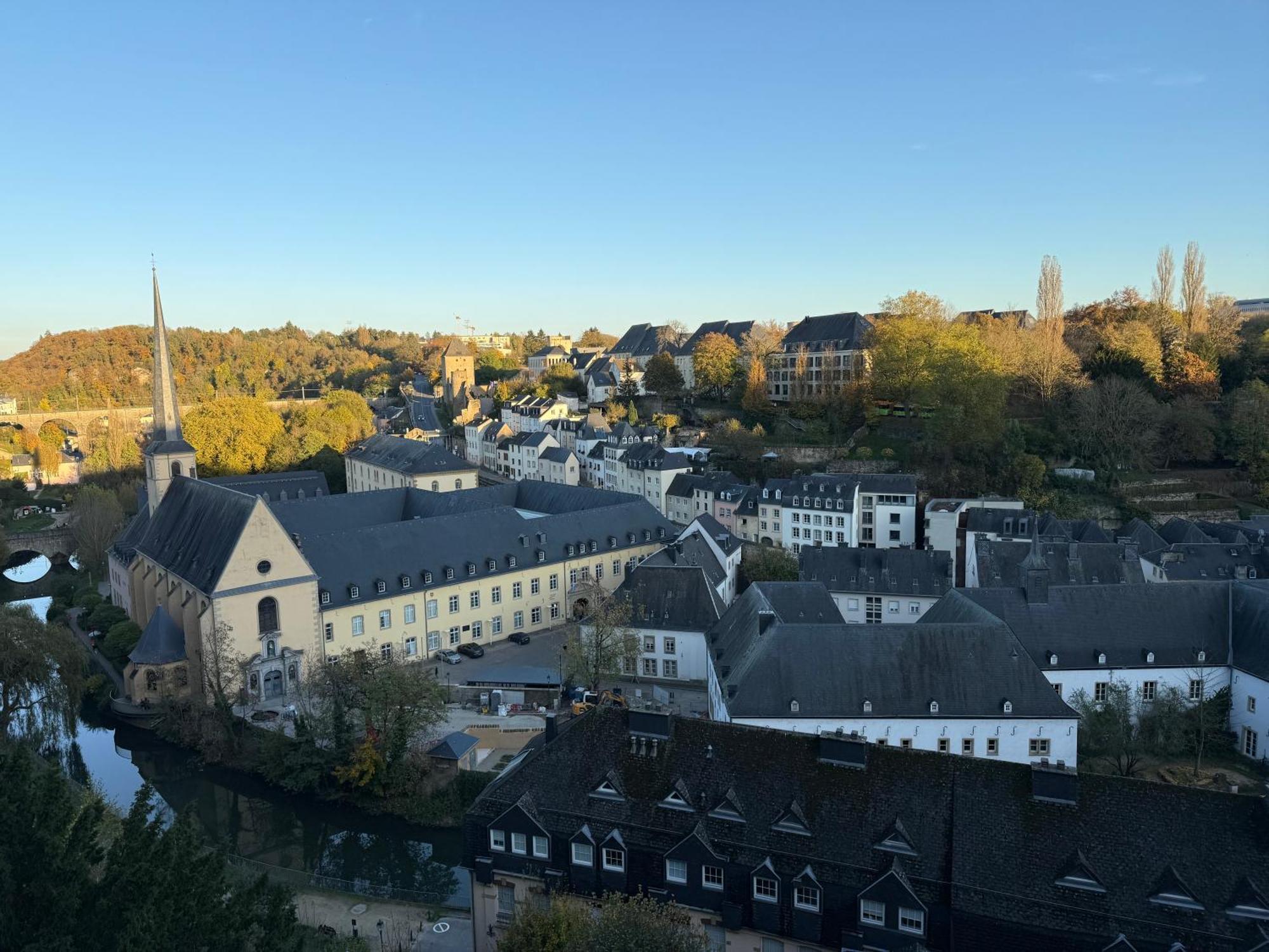Chic Central City Views & Balcony * Lussemburgo