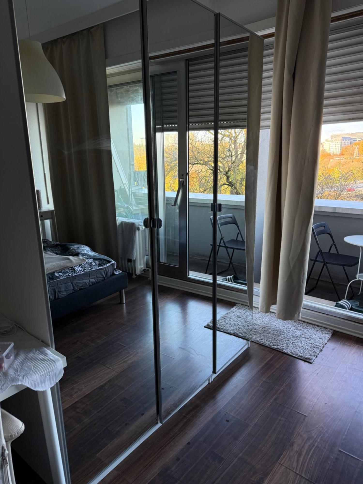 Chic Central City Views & Balcony Appartamento *